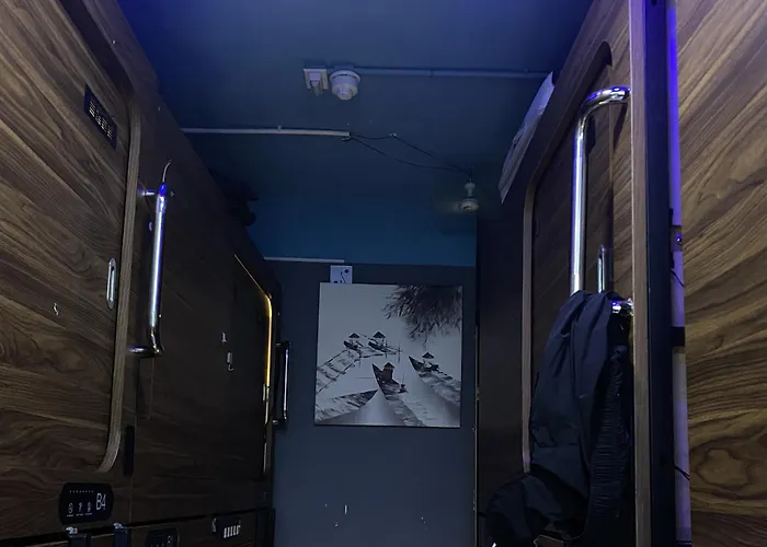 Sleep Cubee Hostel